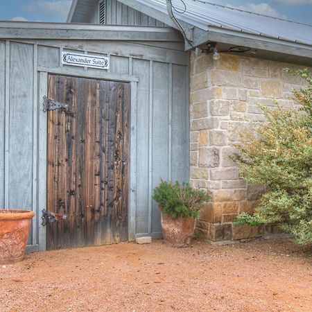 Romantic Oasis With Hot Tub Near Fred And Wineries! Fredericksburg Exterior photo